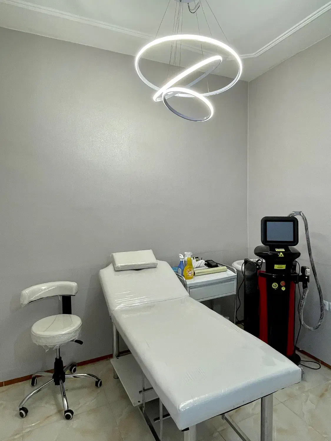 دستگاه لیزر آیسر پلاس|پزشکی|شیراز, قدوسی شرقی|دیوار