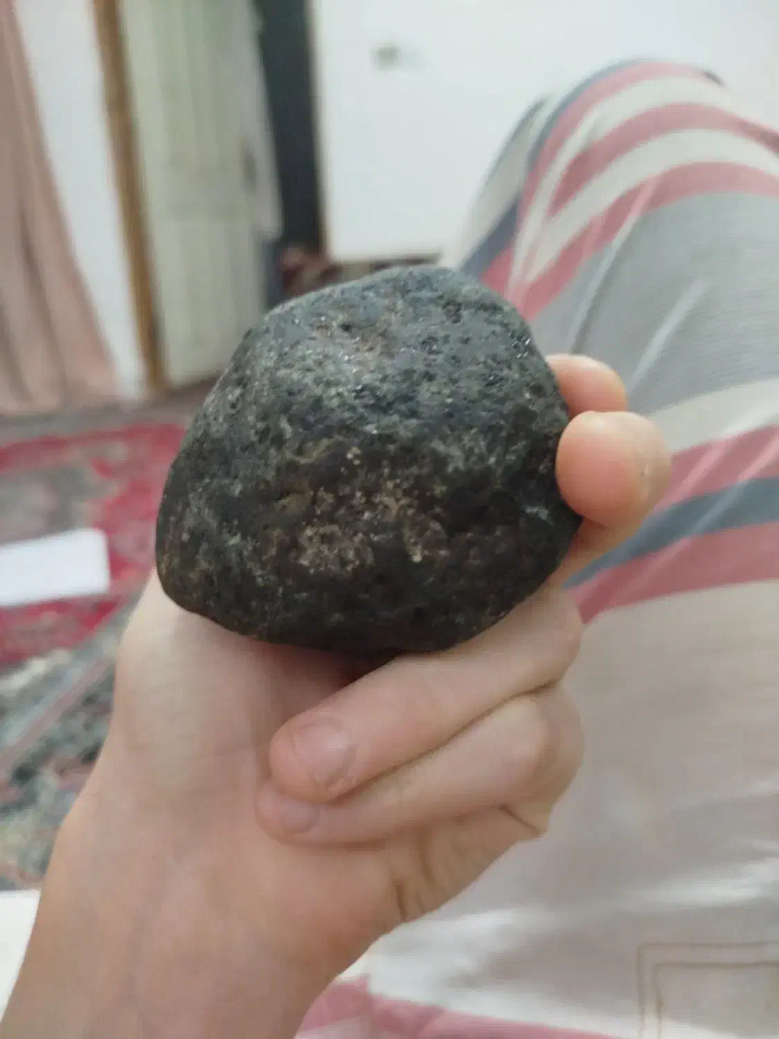 مشکوک به شهاب سنگ|کلکسیون اشیاء عتیقه|لاهیجان, بازکیاگوراب|دیوار