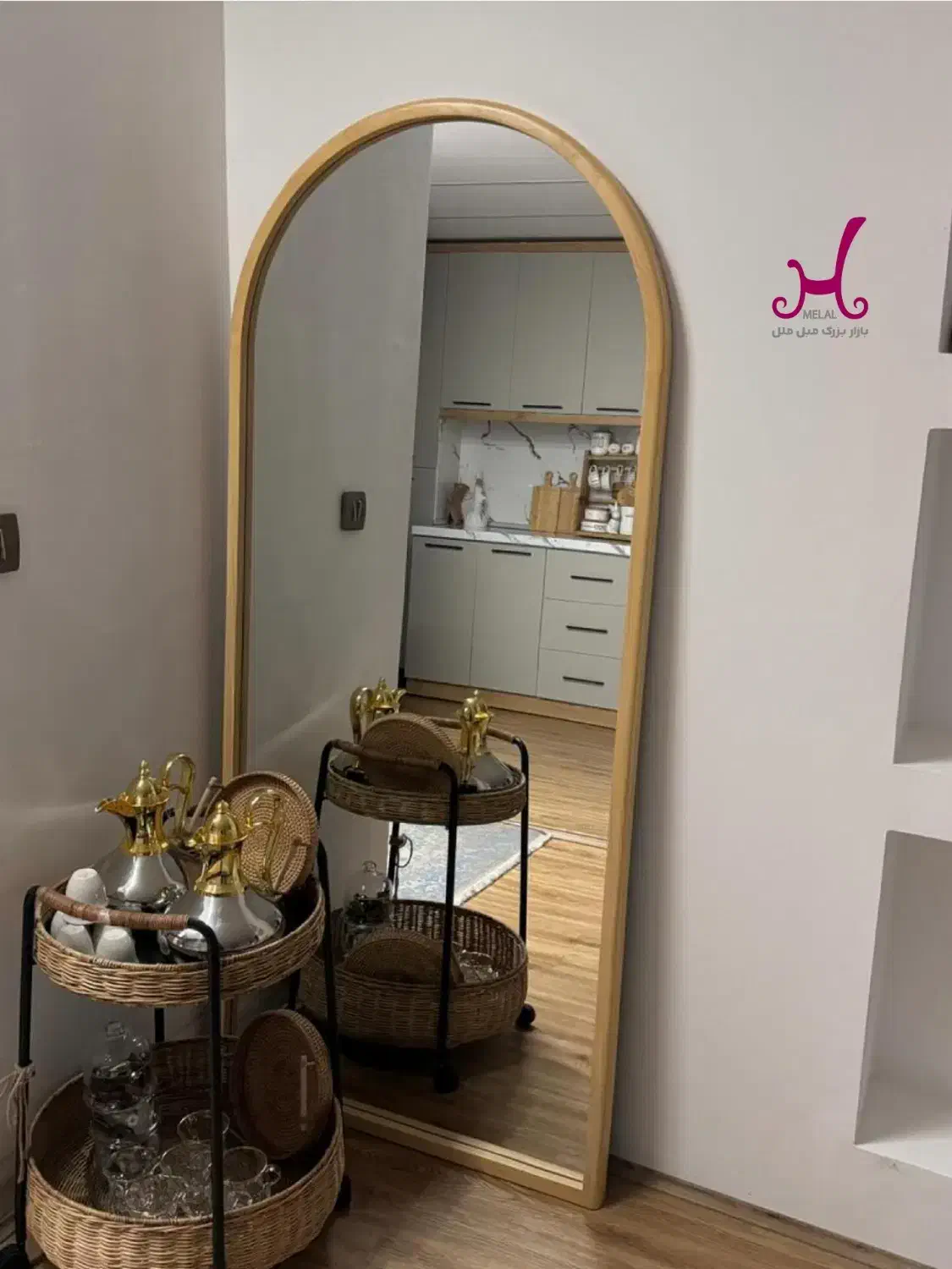 بازار بزرگ مبل ملل آینه قدی چوبی گنبدی|آینه|بندرعباس, |دیوار