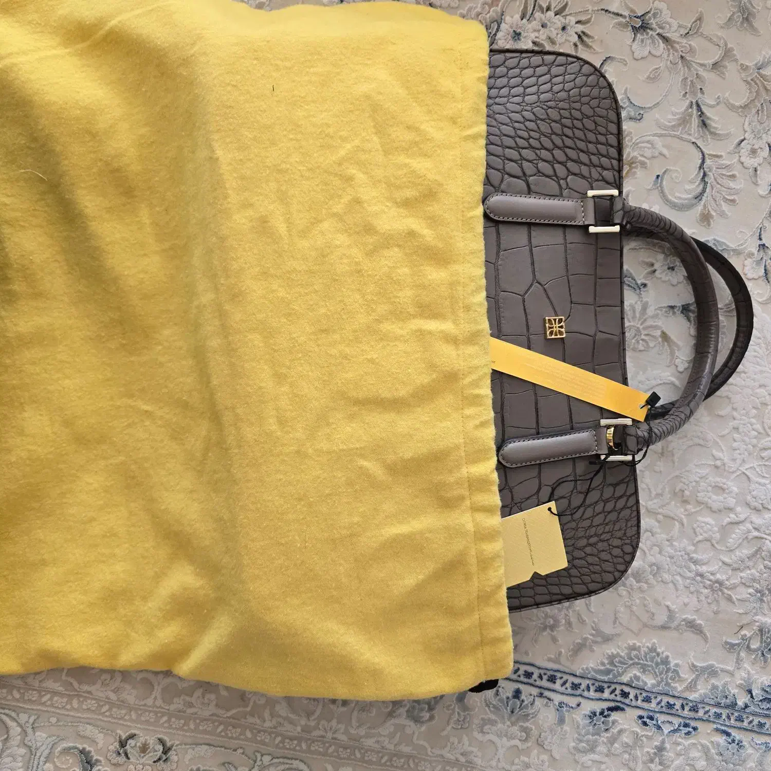 کیف اجرای زنانه درسا|کیف، کفش، کمربند|اصفهان, باغ دریاچه|دیوار