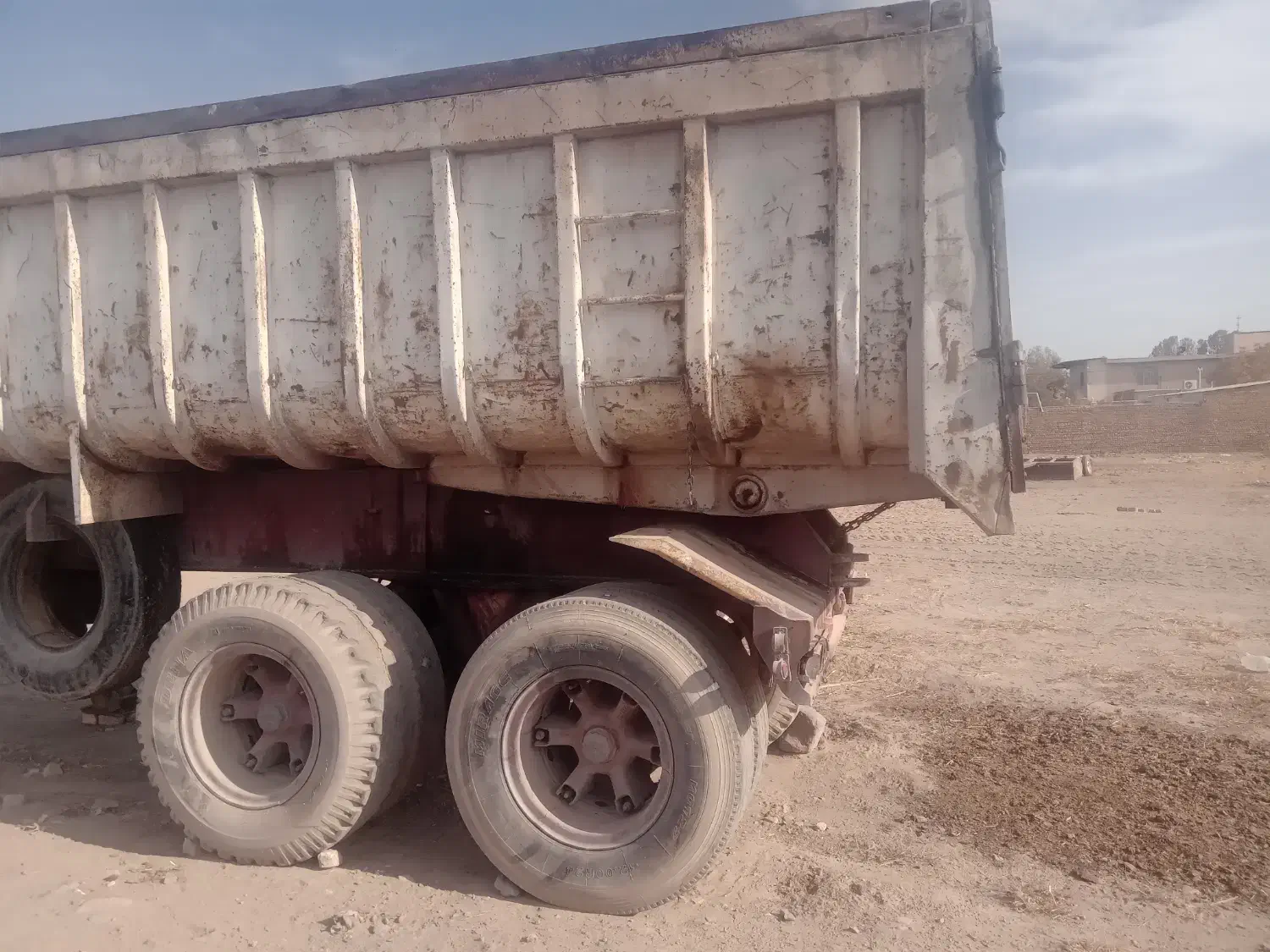 تریلی کمپرسی|خودرو سنگین|بشاریات, |دیوار