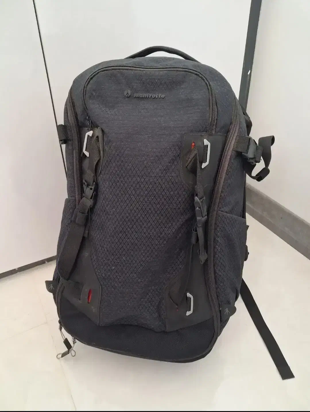 کوله پشتی حرفه ای دوربین manfrotto|دوربین عکاسی و فیلمبرداری|مشهد, هفت تیر (آب و برق)|دیوار