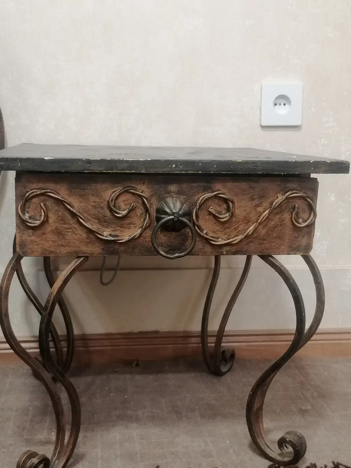 کنسولی، فرفورژه، دراور، میز توالت|بوفه، ویترین، کنسول|مشهد, نوفل لوشاتو|دیوار