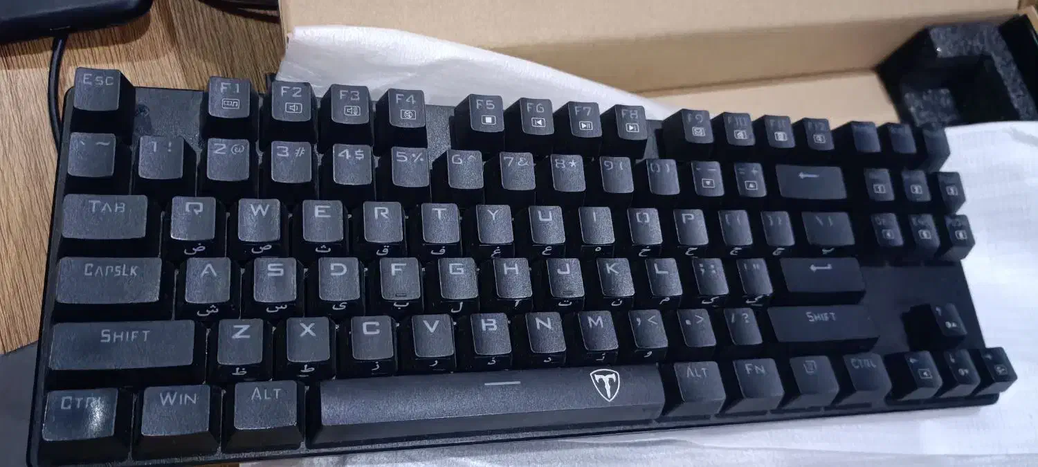 کیبورد T Dagger Bora مکانیکال RGB سوییچ قرمز|قطعات و لوازم جانبی رایانه|رشت, گلباغ نماز|دیوار