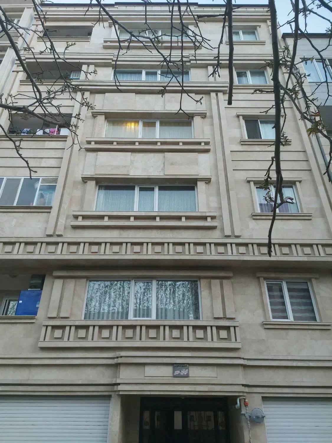 رهن و اجاره یک طبقه ساختمان محله ۶۰۰ دستگاه|اجارهٔ آپارتمان|همدان, |دیوار