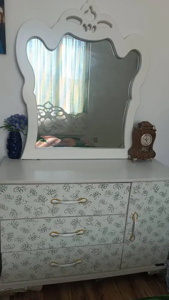 تخت ومیز ارایش همراه تشک دونفره سفید|تخت و سرویس خواب|دورود, |دیوار