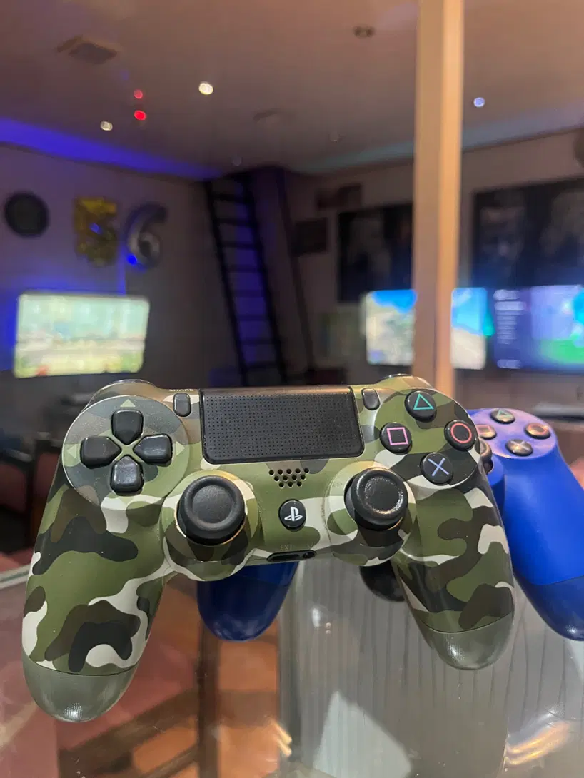 دسته PS4|اسباببازی|بندر انزلی, امامزاده|دیوار