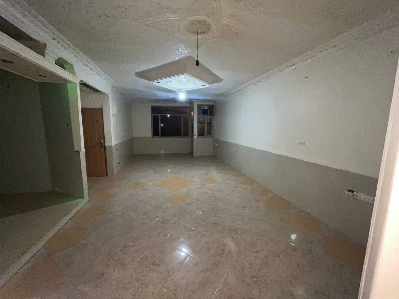 فروش واحد 95 متری / شهدای صفری / قولنامه معتبر|فروش آپارتمان|اراک, |دیوار