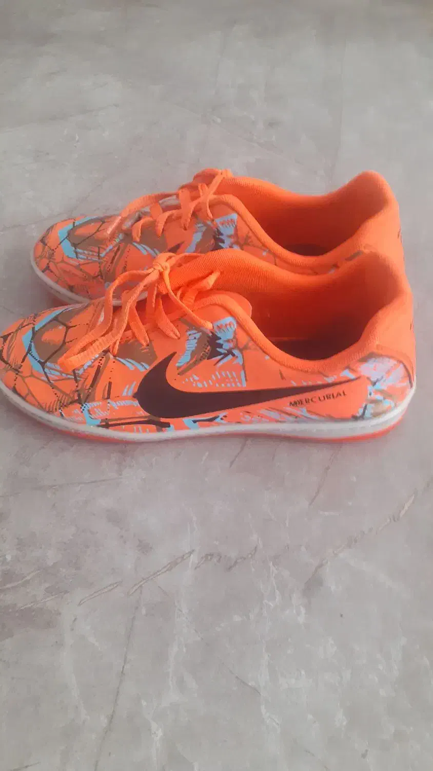 کفش چمن سالنی فوتبالی|تجهیزات ورزشی|سنندج, |دیوار