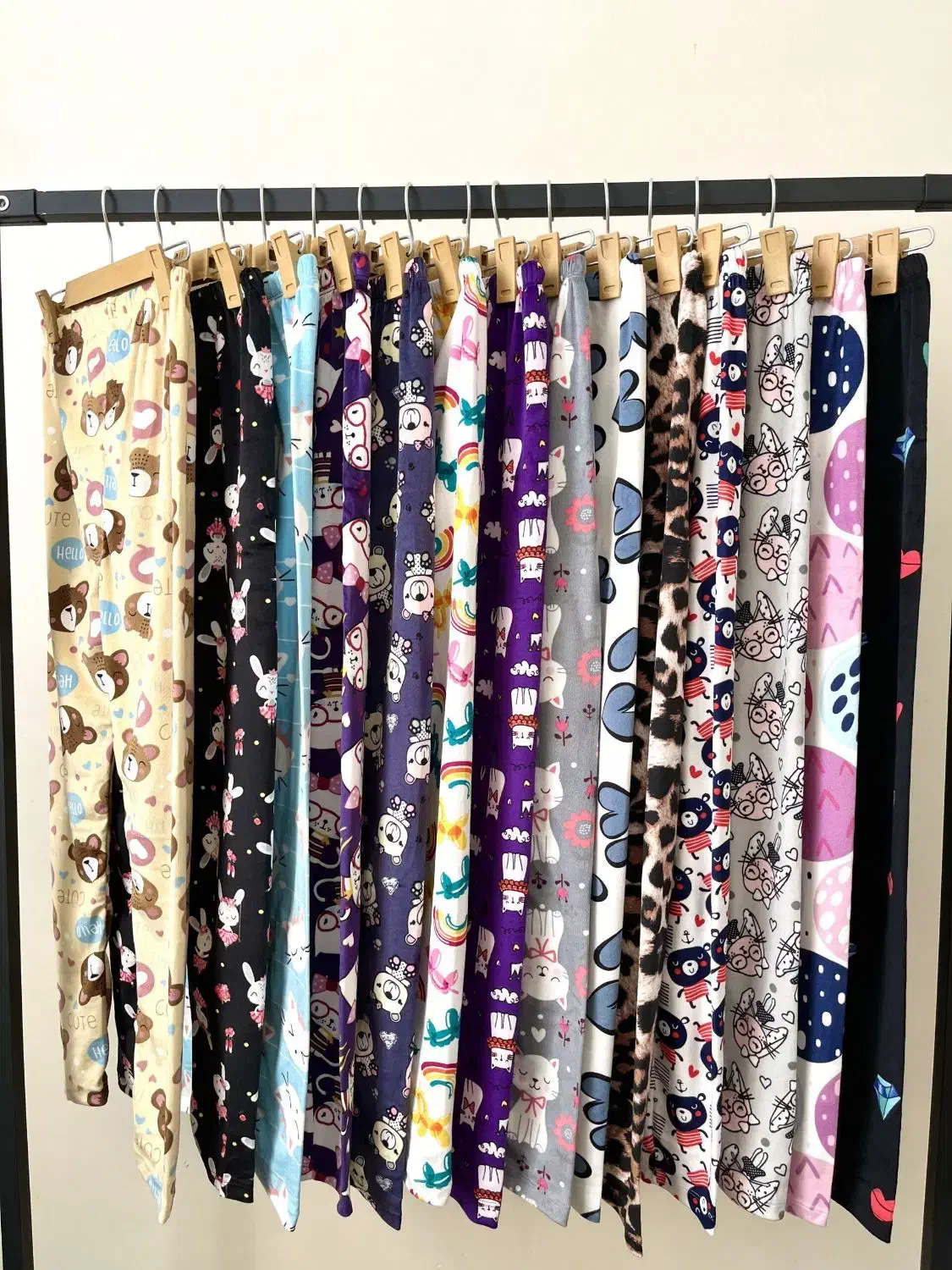 پخش عمده شلوار مخمل|لباس|هشتگرد, شهرک ولیعصر (مصلی)|دیوار