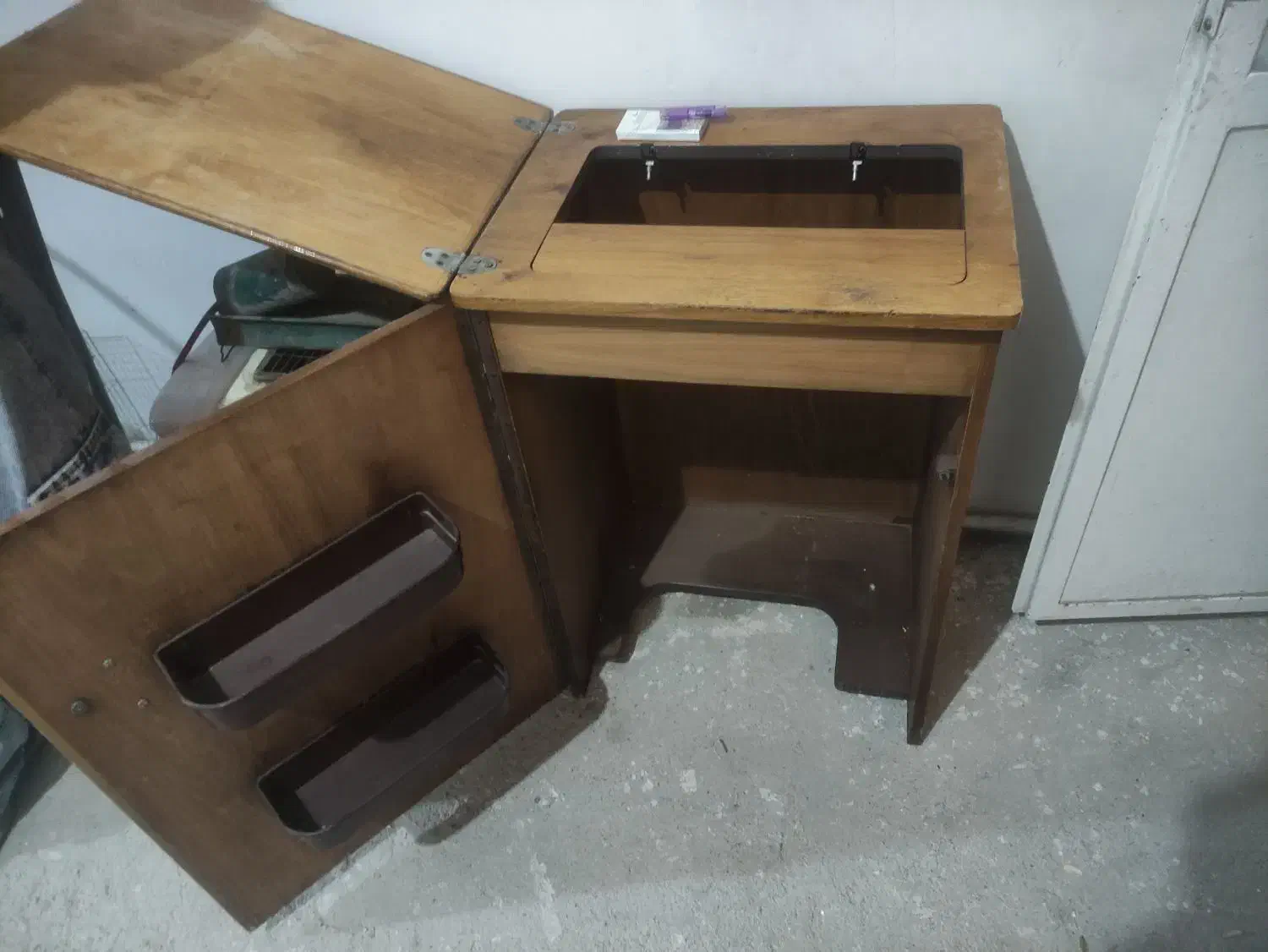 میزه چرخ خیاطی قدیمی آنتیک کلکسیونی آلمانی سالم|لوازم خیاطی و بافتنی|نسیمشهر, |دیوار