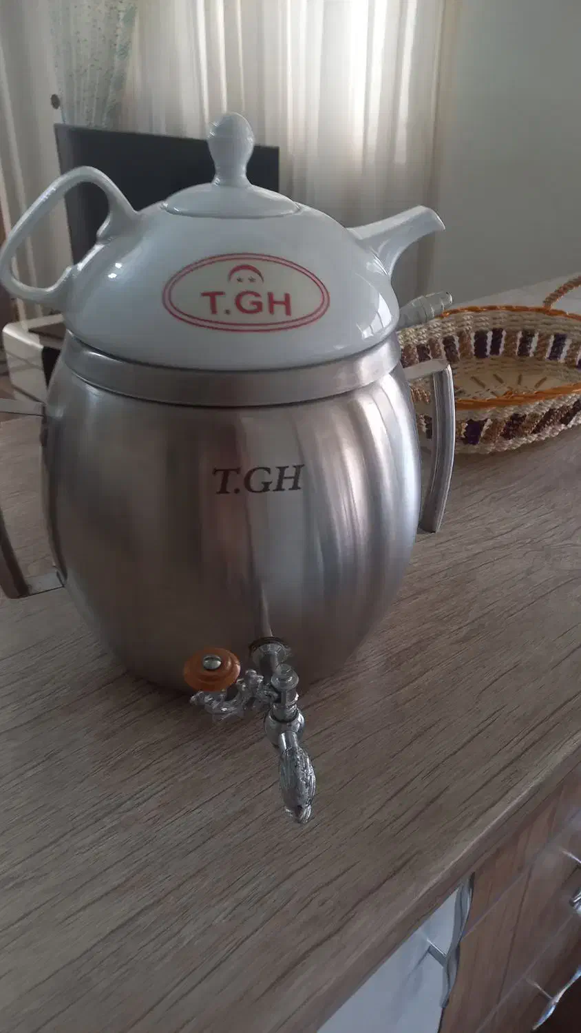 کتری استیل شیر دار همراه با قوری چینی|قوری، کتری، قهوهساز دستی|تهران, مختاری|دیوار