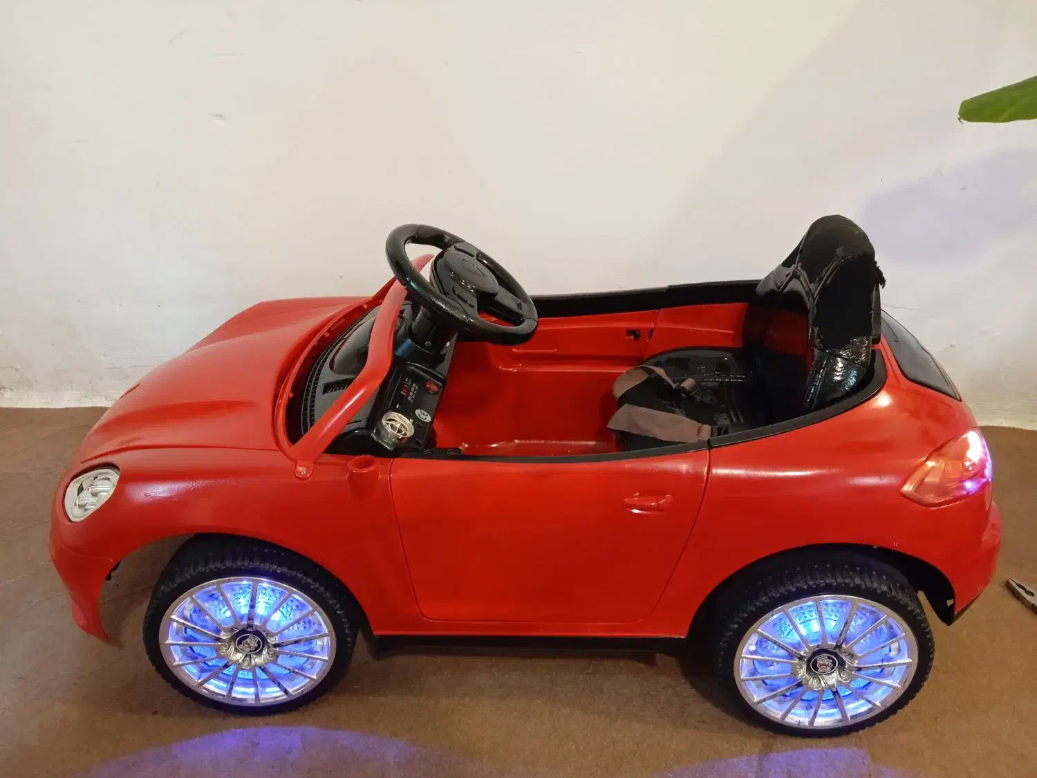 ماشین شارژی دو موتور|اسباب‌‌بازی|مراغه, |دیوار