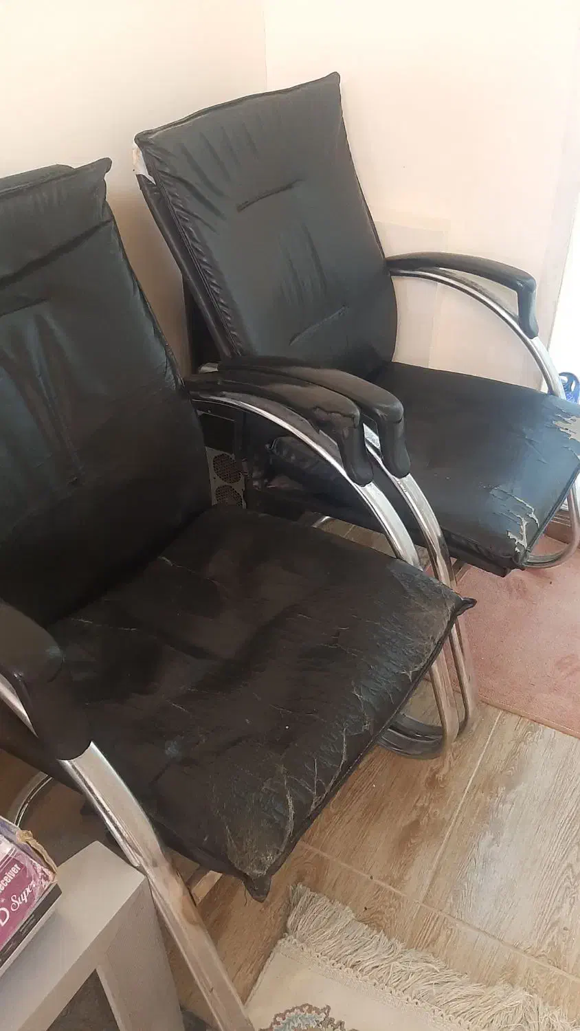 دو عدد صندلی اداری|صندلی و نیمکت|دماوند, مسکن مهر گیلاوند|دیوار