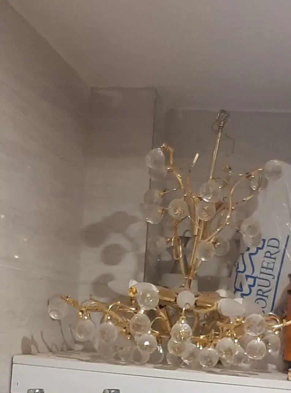 یک عدد لوستر آویزی و دو عدد سقفی|لوستر و چراغ آویز|اهواز, کیان اباد|دیوار