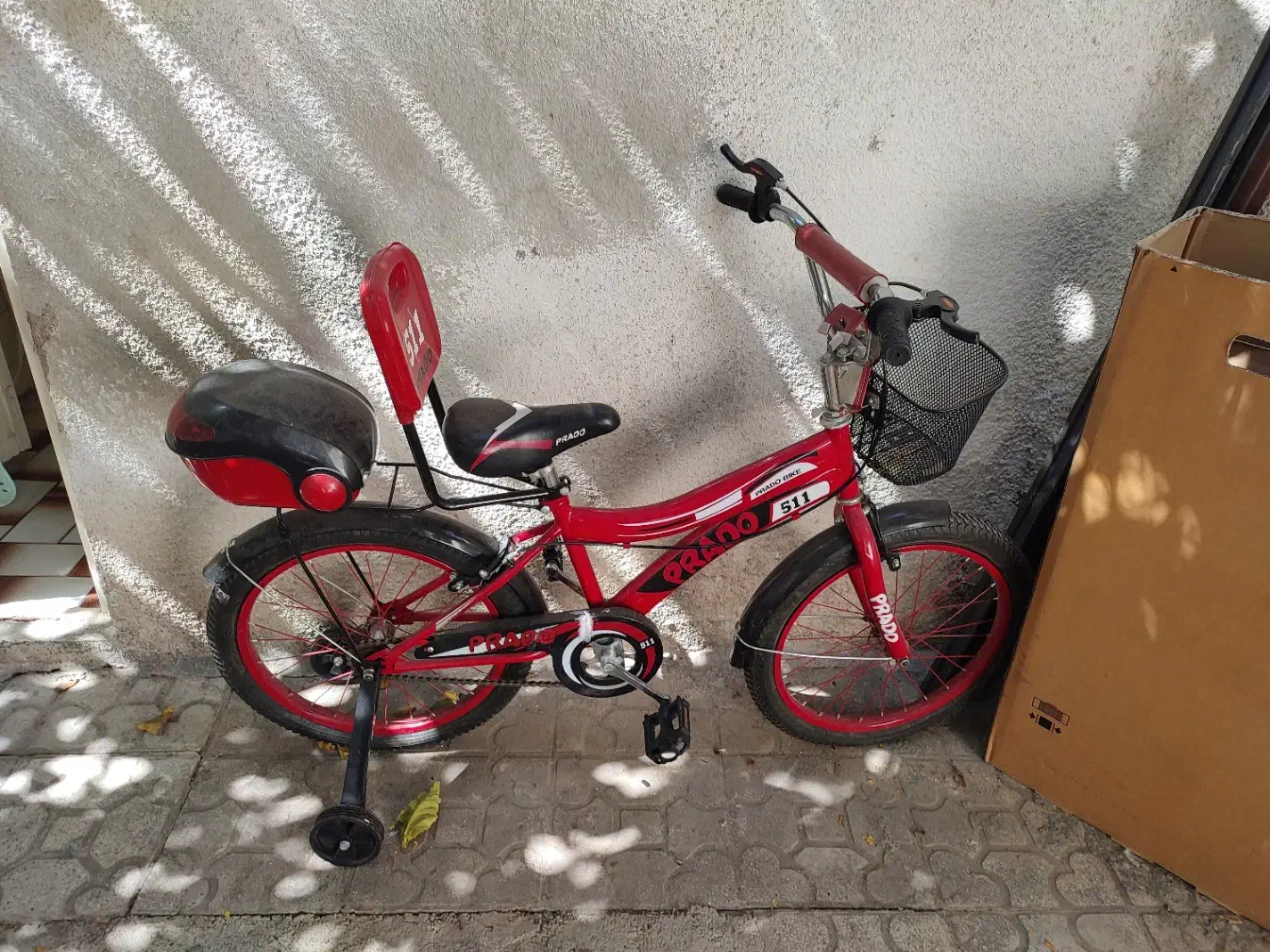 یک دوچرخه ۱۶ نو دوتا بوفه یک عدد سا نفرم چوب گردو|دوچرخه، اسکیت، اسکوتر|شیراز, آبیاری|دیوار