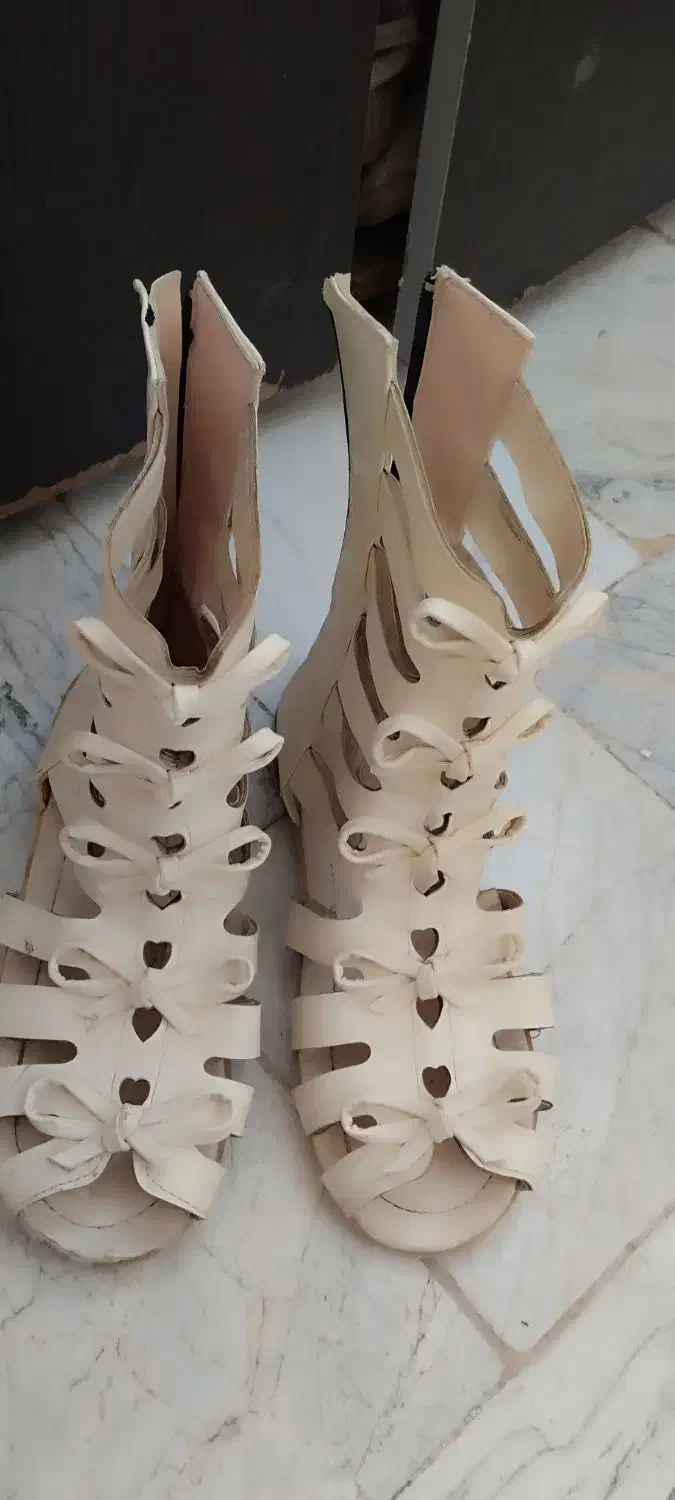 دو جفت کفش تمیز|کیف، کفش، کمربند|تربتحیدریه, ۴۵ متری|دیوار