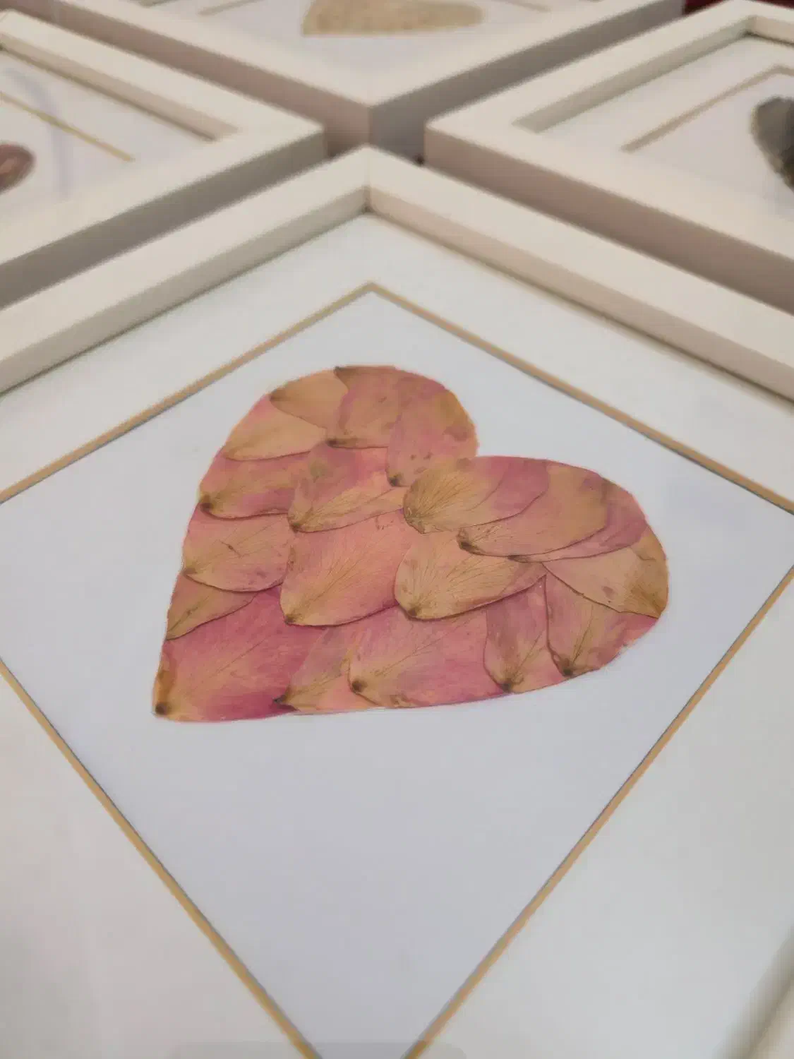 مجموعه تابلو کلکسیونی دست ساز با گلبرگ‌ها|صنایع دستی و سایر لوازم تزئینی|تهران, شهرک غرب|دیوار