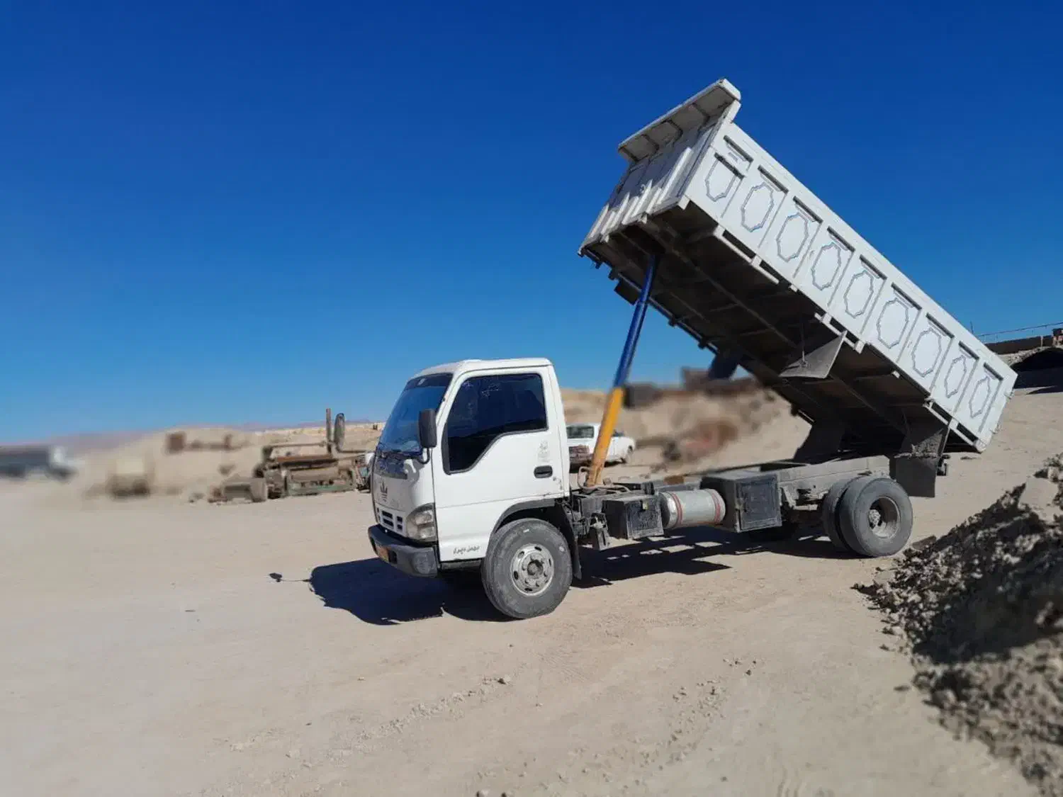 ایسوزو کمپرسی ۸ تن|خودرو سنگین|بیرجند, |دیوار