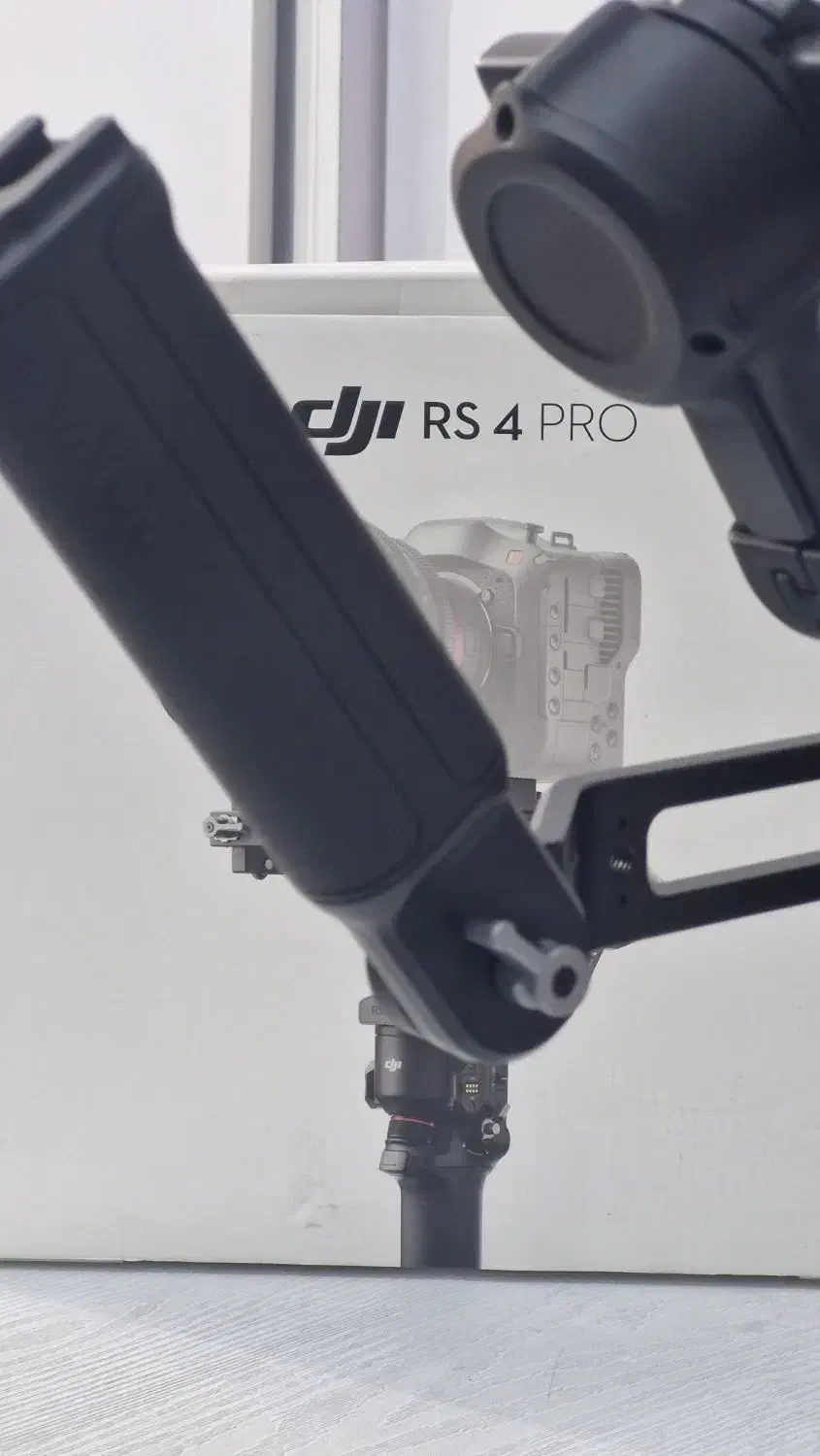 گیمبال دوربین DJI RS4 PRO|دوربین عکاسی و فیلم‌برداری|تهران, بهار|دیوار