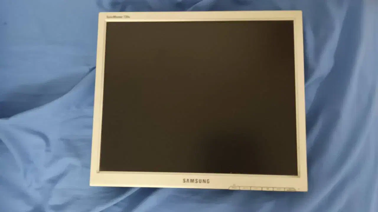 مانیتور|رایانه رومیزی|قدس, شهر‌قدس|دیوار