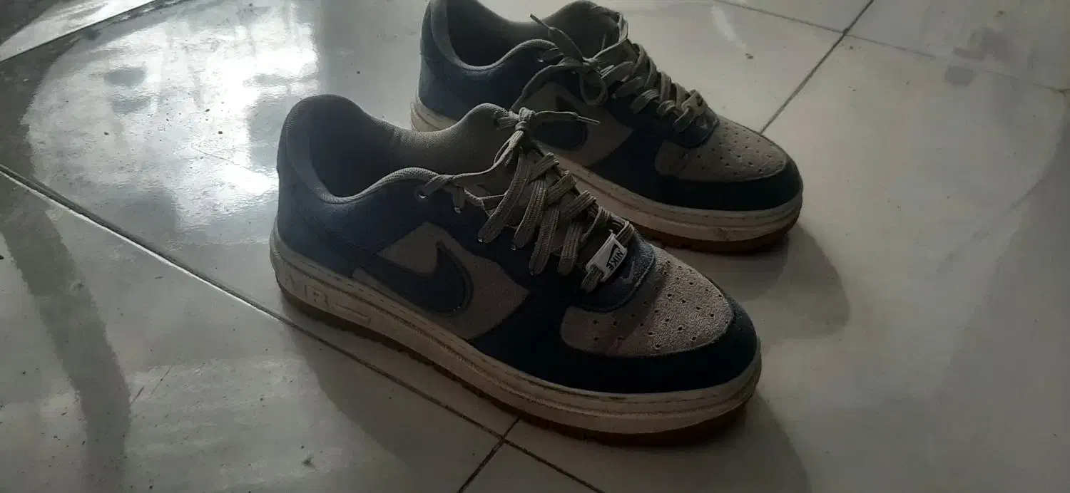 کفش|کیف، کفش، کمربند|رباطکریم, رباطکریم|دیوار