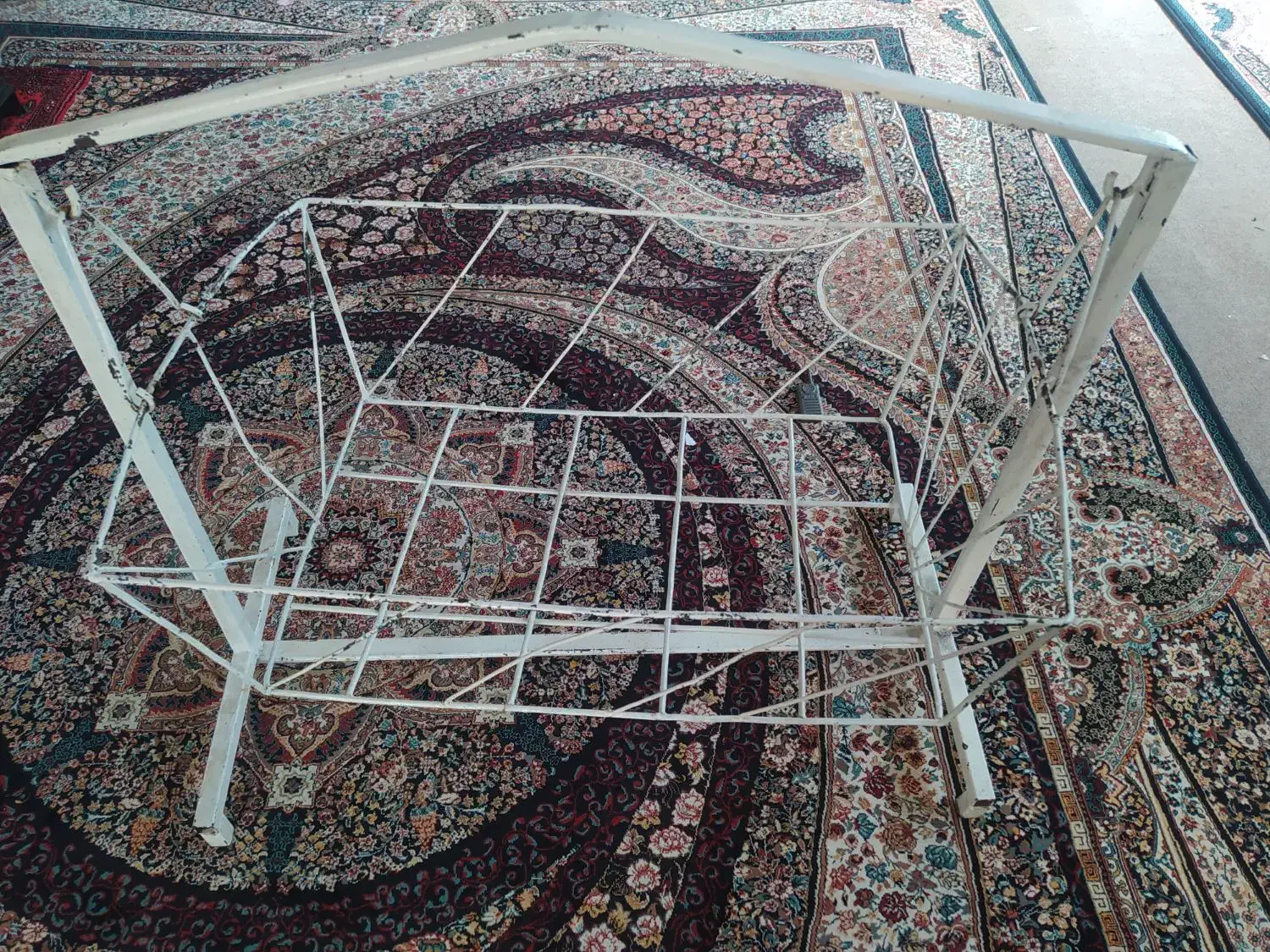 گهواره|بندرخت و رختآویز|زاغه, |دیوار