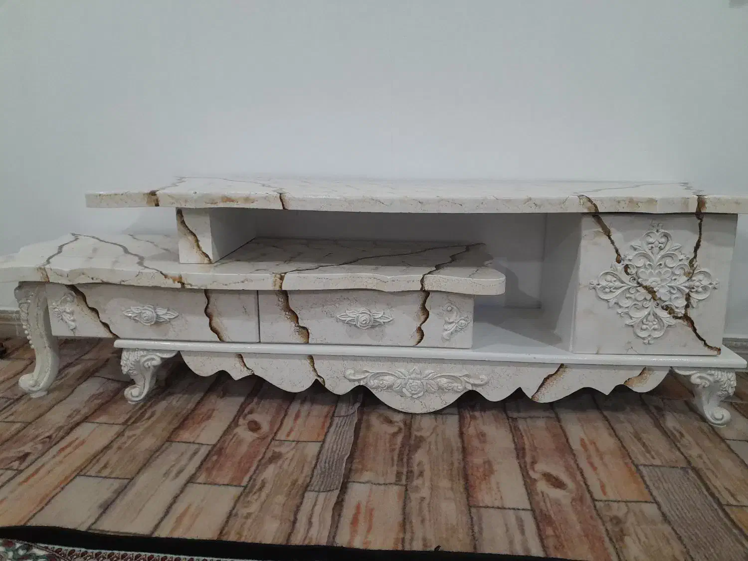 میز تلوزیون و بوفه در حد نو|بوفه، ویترین، کنسول|زالیان, |دیوار