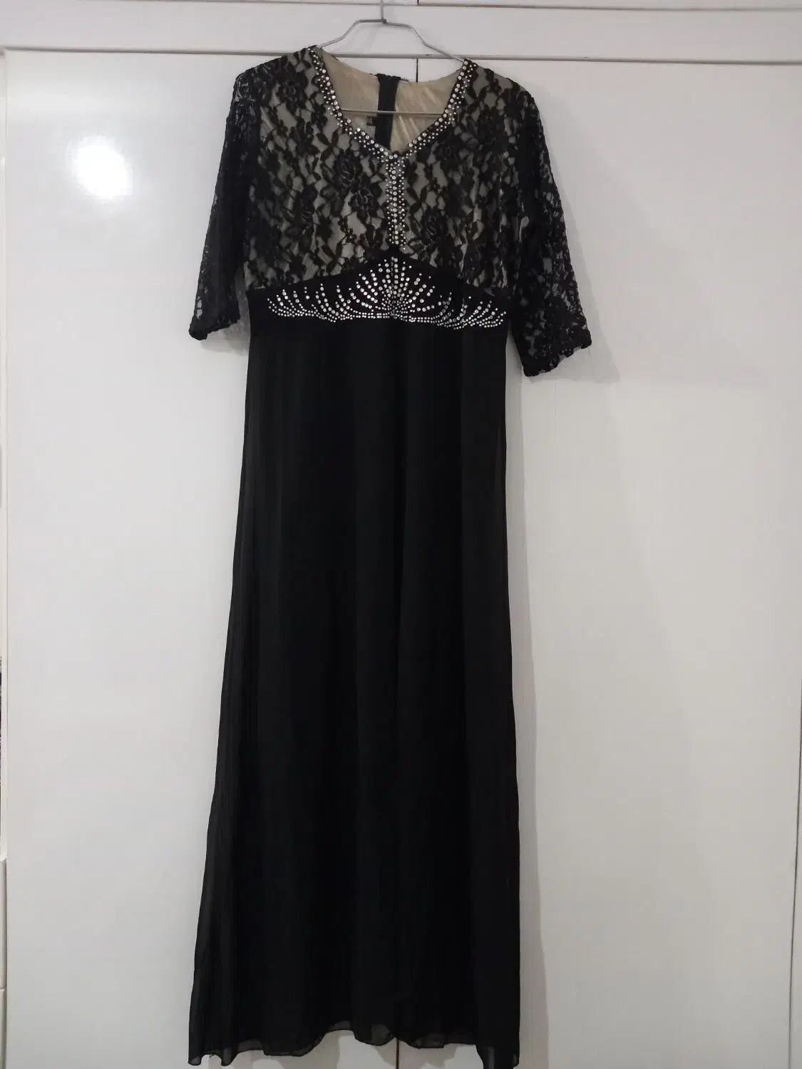 پیراهن مشکی|لباس|بندر انزلی, آذربایجان|دیوار