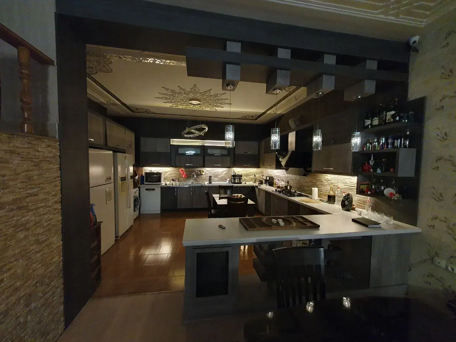 منزل ویلایی|فروش خانه و ویلا|شیراز, کیان شهر|دیوار