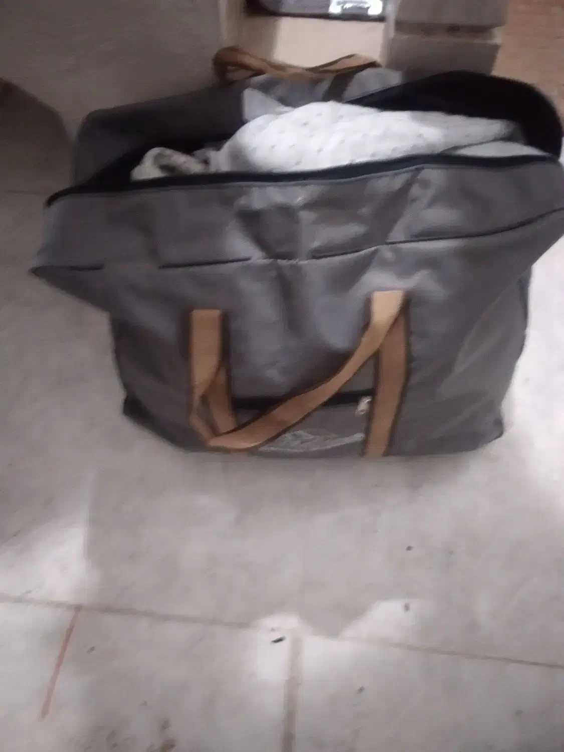 یک کیف لباس زنانه ودخترانه سالم و تروتمیز|لباس|ساوه, |دیوار