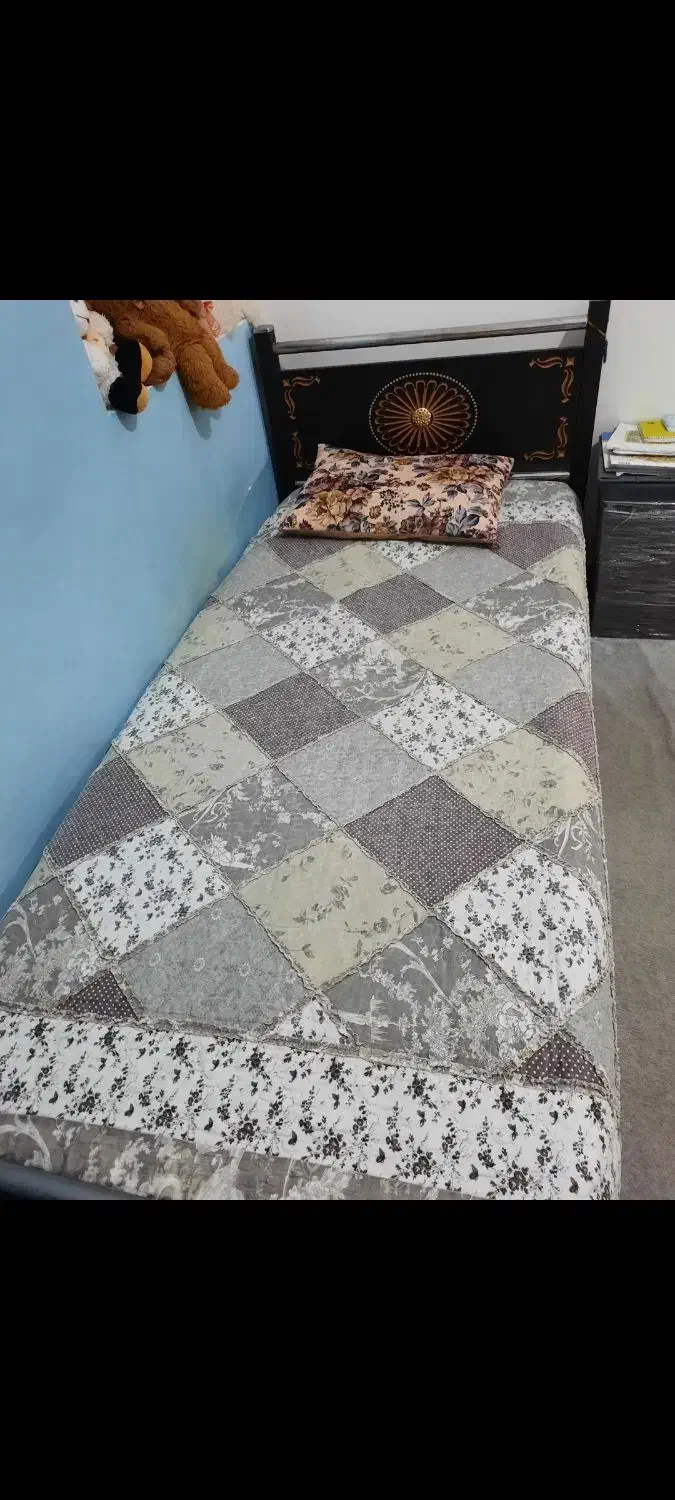 تخت خواب نوجوان تکنفره تمیز و نو|تخت و سرویس خواب|جم, |دیوار