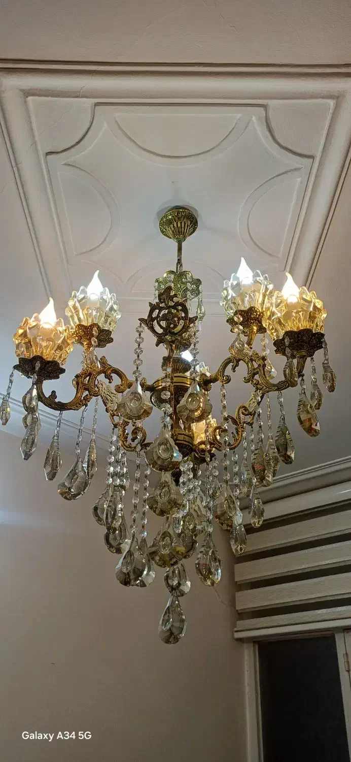 لوستر تمام برنجی ۳ شاخه ۶ شعله با لامپ شمعی|لوستر و چراغ آویز|تهران, افسریه شمالی|دیوار