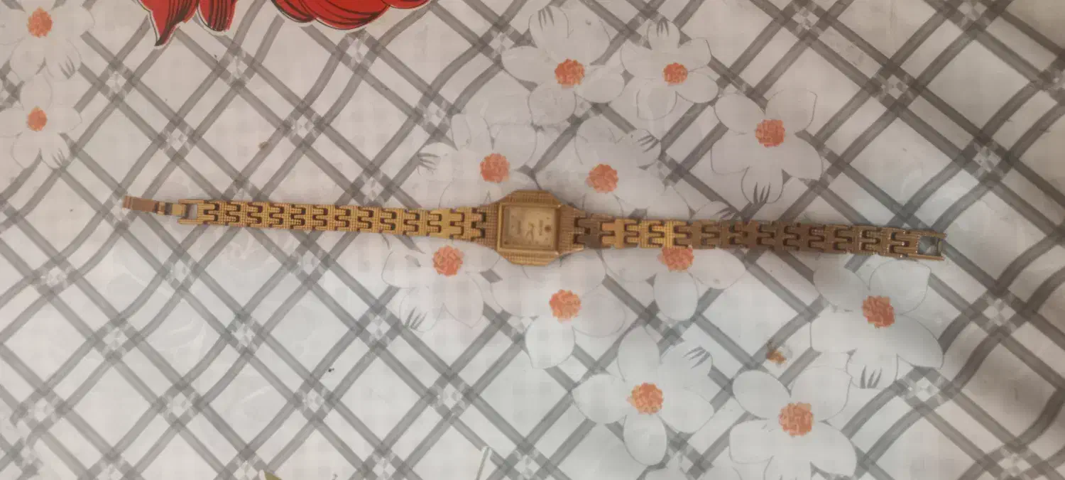 ساعت مچی زنانه قدیمی|ساعت|عجب شیر, |دیوار