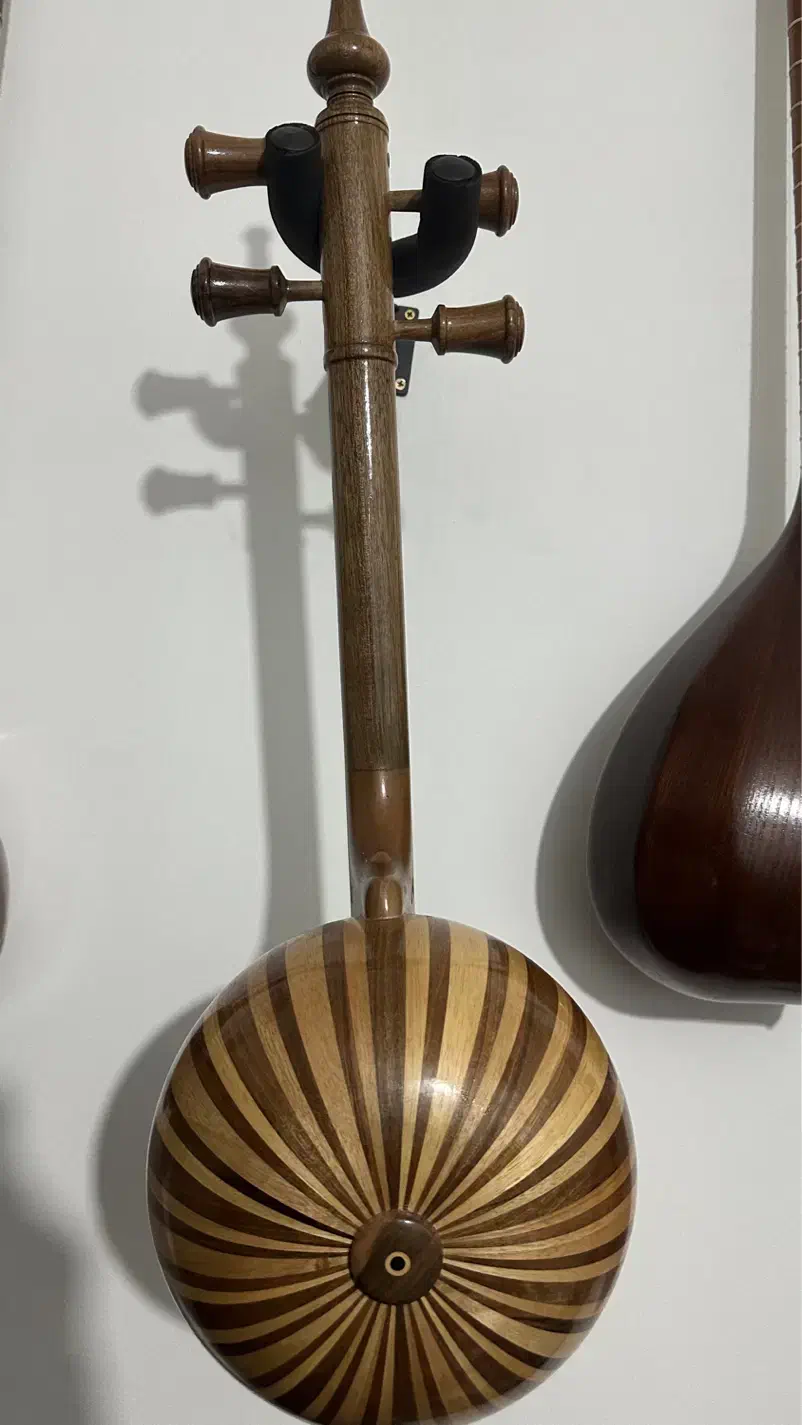 کمانچه ۶۰ ترک فرهادی|سازهای سنتی|هشتگرد, هشتگرد قدیم|دیوار