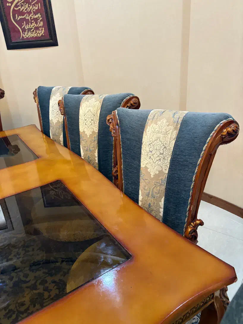 مبل سلطنتی ۸ نفره همراه با میز نهارخوری ۸ نفره|مبلمان خانگی و میز عسلی|اصفهان, باغ دریاچه|دیوار