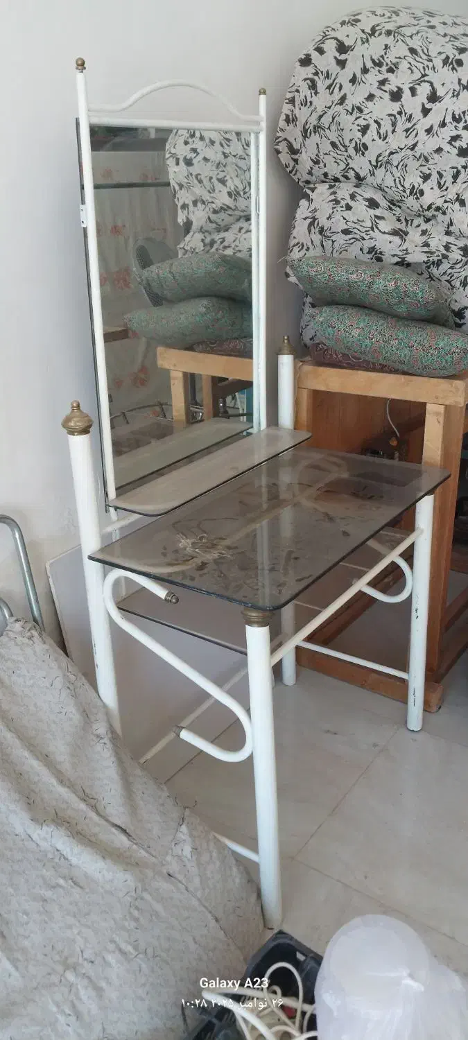 تخت خواب ودوعدلاور آیینه تخت های روش|تخت و سرویس خواب|بردسکن, |دیوار