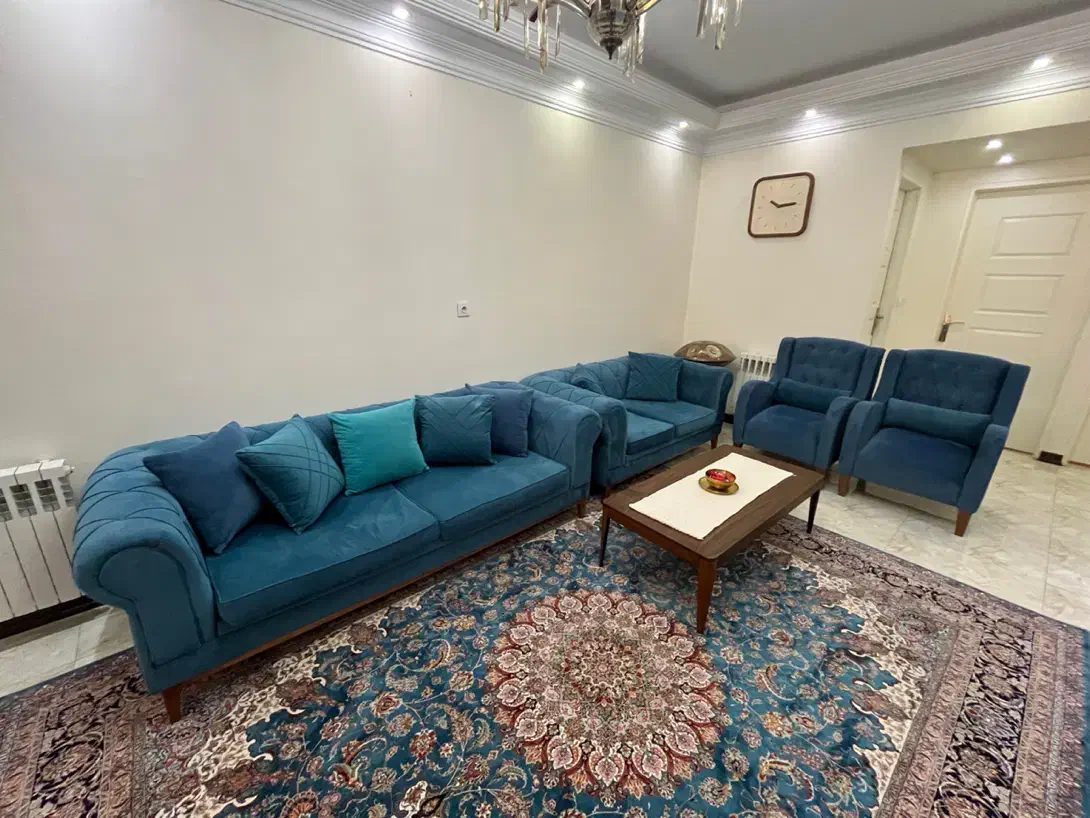 مبل چستر ۷ نفره دست دوم|مبلمان خانگی و میز عسلی|تهران, قاسم‌آباد|دیوار