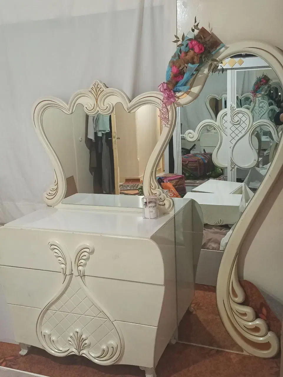 میز آرایشی|مبلمان خانگی و میز عسلی|رضوانشهر, |دیوار