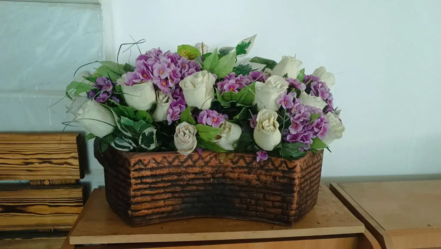 گل وگلدان سفالی بزرگ|گل و گیاه طبیعی|قم, عمار یاسر|دیوار