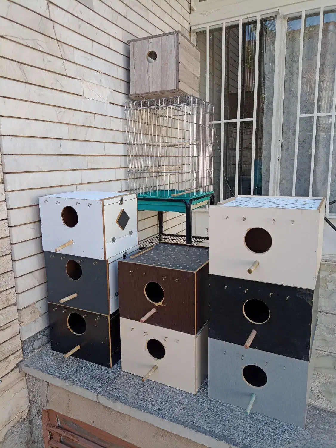 تعدادی قفس، آشیانه، لانه، پایه قفس فروشی دارم|لوازم جانبی حیوانات|اصفهان, سروستان|دیوار