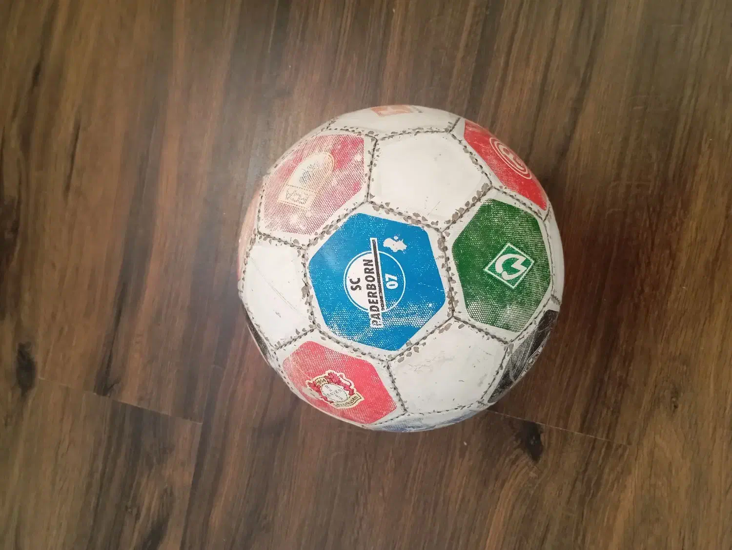 توپ سایز پنج بوندسلیگا|ورزش‌های توپی|رشت, آب و برق|دیوار