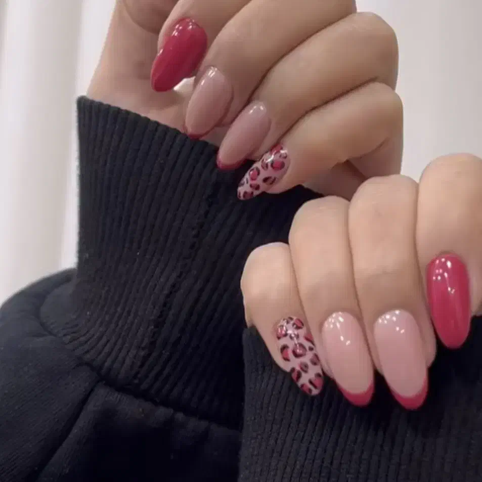 خدمات کاشت ناخن|خدمات آرایشگری و زیبایی|قم, شهرک مهدیه (مدرس)|دیوار