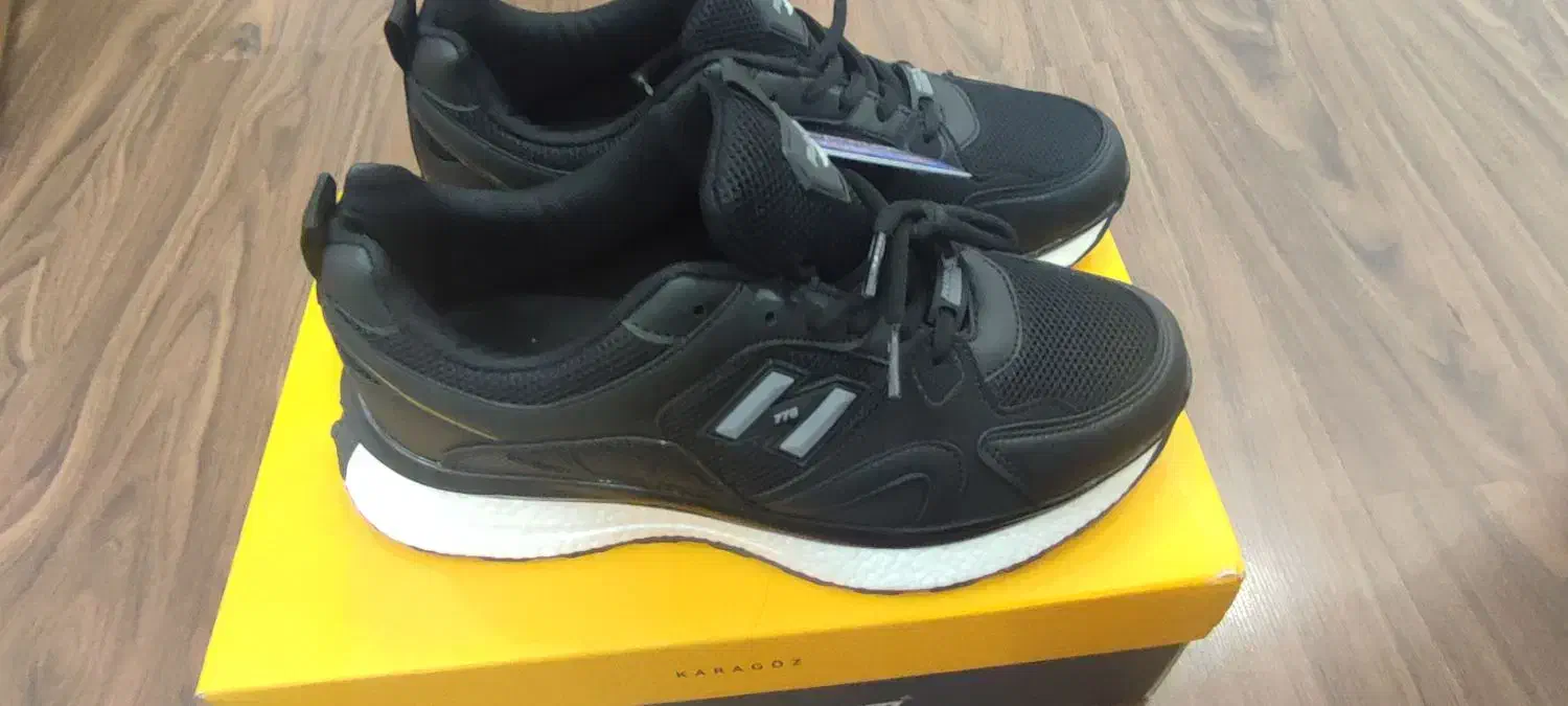 کتونی تُرک اورجینال|کیف، کفش، کمربند|قم, انسجام|دیوار