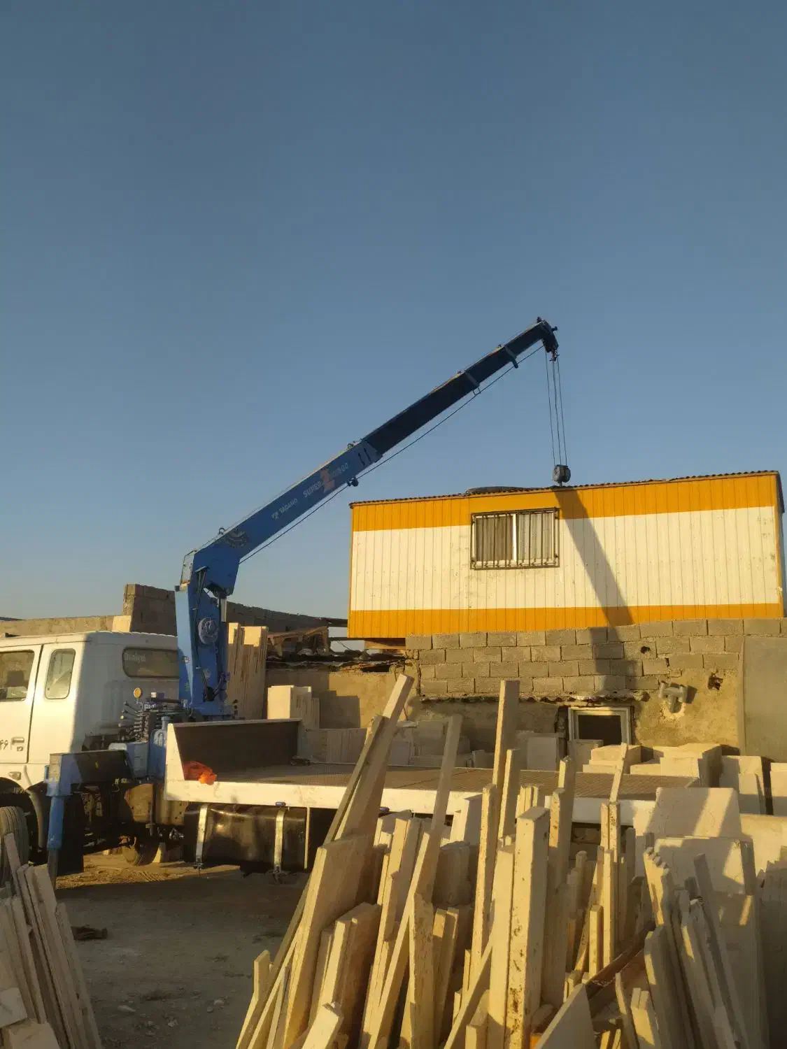 اجاره جرثقیل با قیمت مناسب|خدمات حمل و نقل|کرج, کمال‌شهر|دیوار