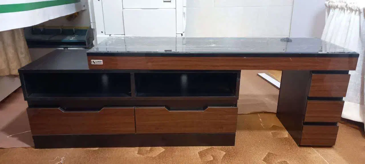 میز تلویزیون شیک و کاربردی MDF با شیشه دودی|میز تلویزیون|قم, کلهری|دیوار