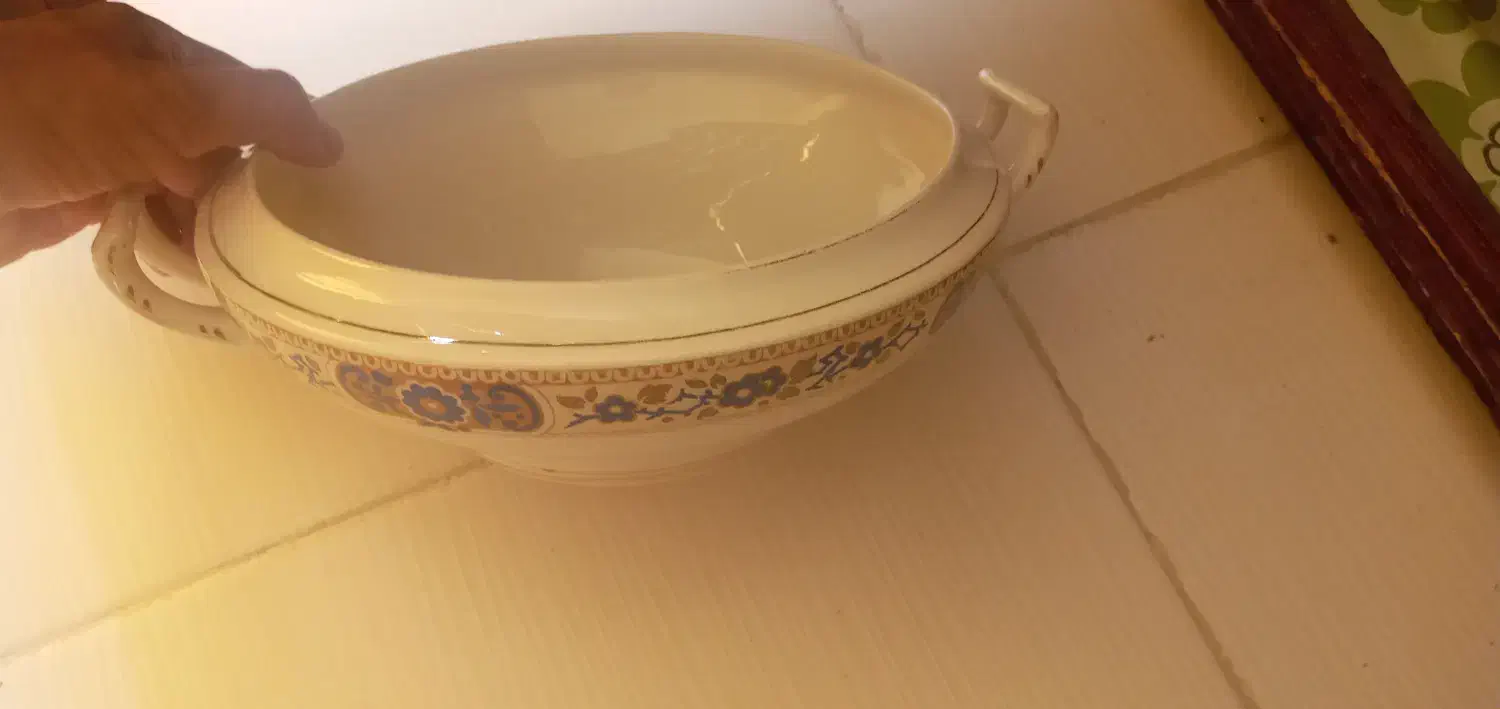 ظروف قدیمی|ظروف سرو و پذیرایی|شاهین‌شهر, شهرک گلدیس|دیوار