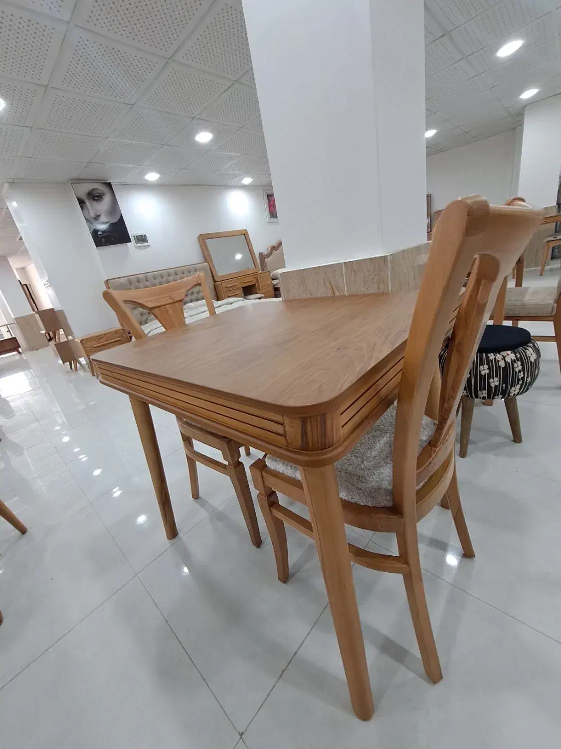 سرویس ۲ نفره ایلار|میز و صندلی غذاخوری|شاهین دژ, |دیوار