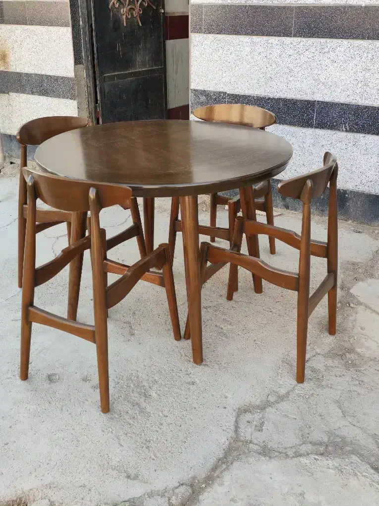 نیروی ساده رنگ کاری و نجاری|استخدام معماری، عمران و ساختمانی|آبادان, |دیوار