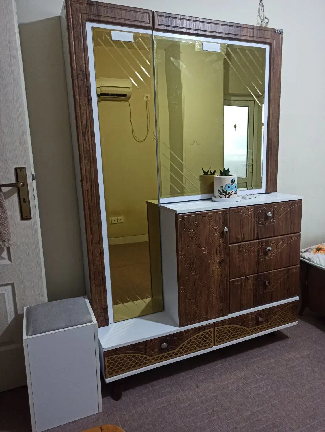 کمد آرایشی/قابل جدا شدن 3 تکه/آینه طلایی/کشو مخفی|مبلمان خانگی و میز عسلی|جاسک, |دیوار